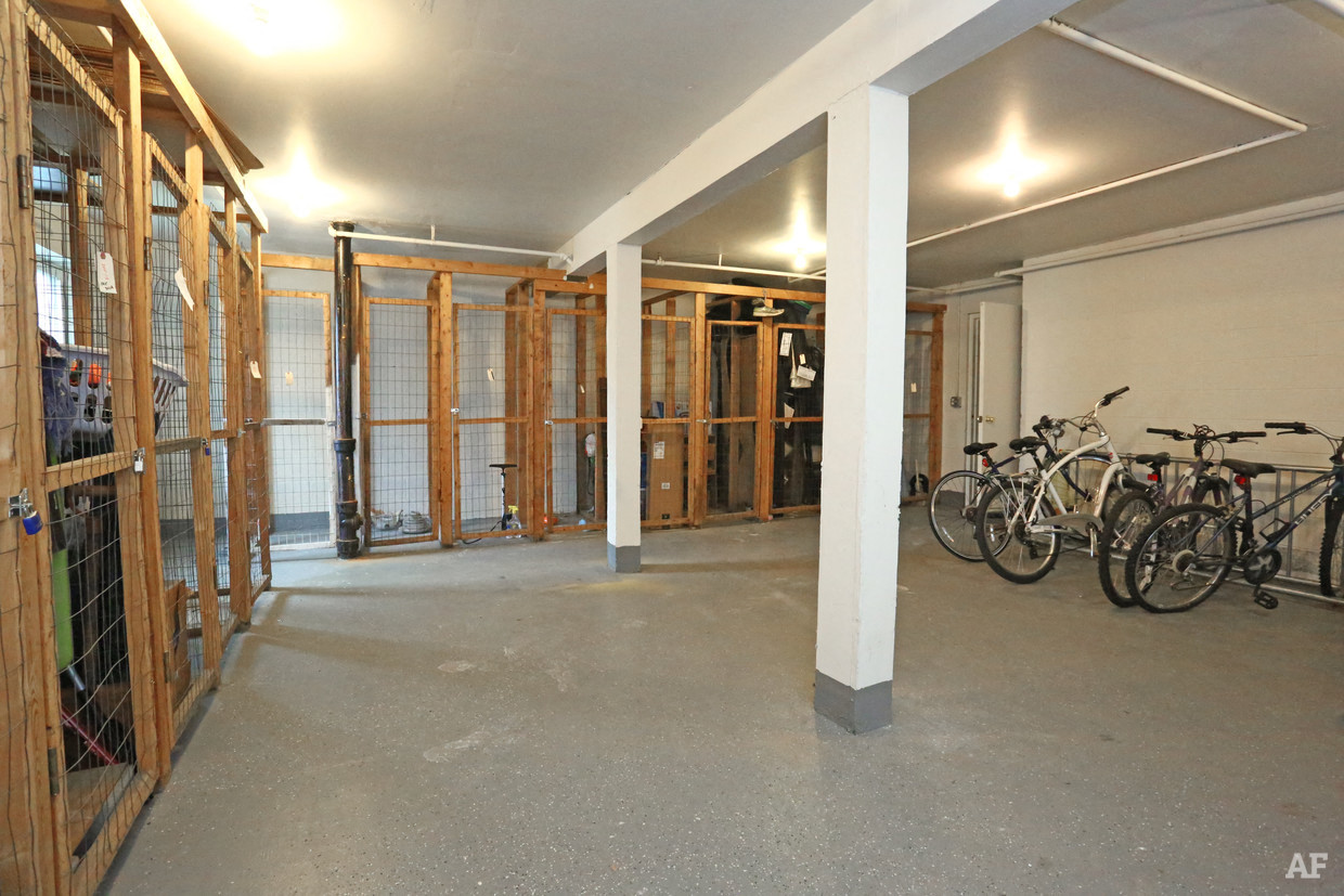 Storage area and bike storage